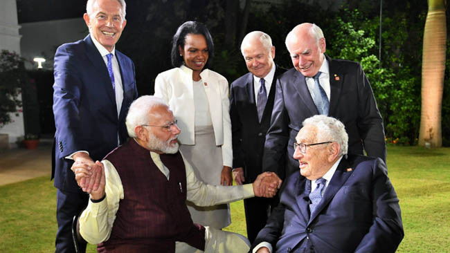 PM Modi meets members of JP Morgan International Council