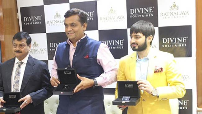 Divine Solitaires launches at Ratnalaya Jewellers in Patna