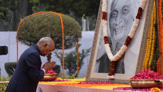 president-of-india-pays-floral-tributes-to-sardar-vallabhbhai-patel-on-his-birth-anniversary