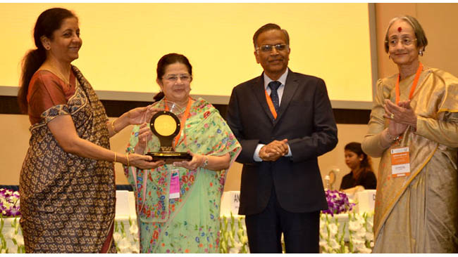 mrs-rajashree-birla-receives-government-of-india-s-national-csr-award-for-hindalco-s-contribution-to-national-priority-areas