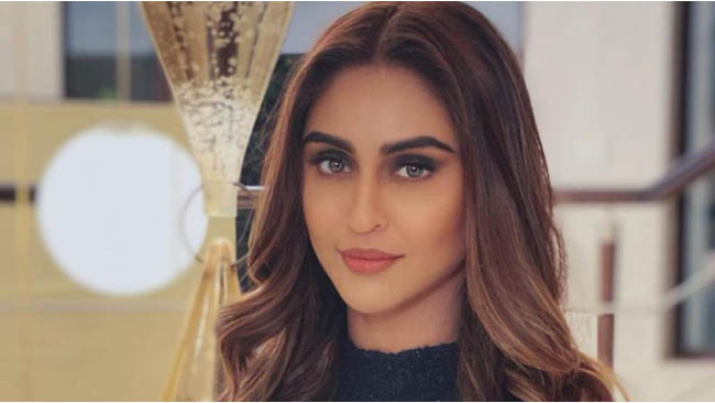 Krystle Dsouza to make Bollywood debut with 'Chehre'