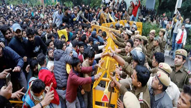 No bullet fired by police during protests at Jamia: MHA officials