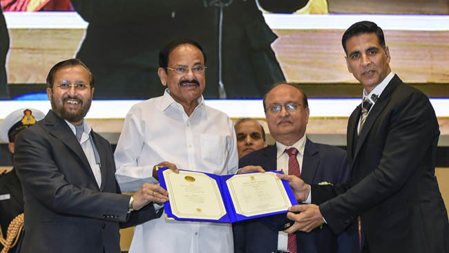 Vice President Venkaiah Naidu honours winners at 66th National Film Awards