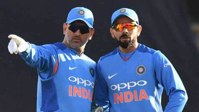 kohli-dhoni-named-captains-of-test-and-odi-team-of-the-decade-by-aussie-website