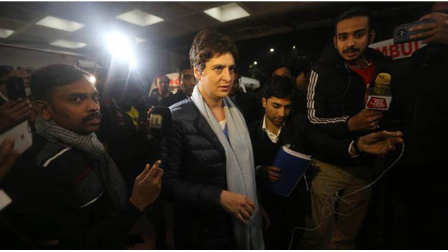 Priyanka meets injured JNU students, condemns violence