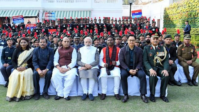 Prime Minister Interacts with Tribal Guests, NCC cadets, NSS Volunteers and Tableaux Artists who would be showcasing India at 71st Republic Day Parade