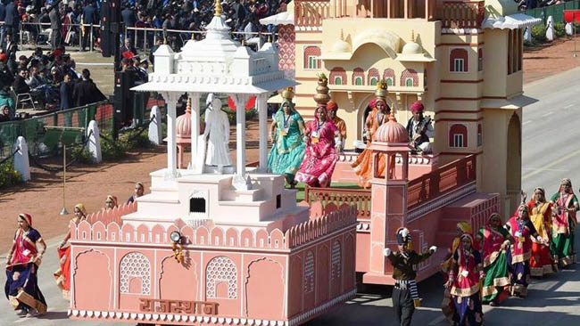 गणतंत्र दिवस परेड-2020 नई दिल्ली के राजपथ पर गणतंत्र दिवस परेड फूल ड्रेस रिहर्सल में राजस्थान की झांकी ने दर्शकों का मन मोहा।