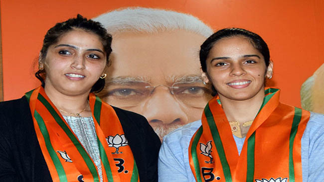 Badminton ace Saina Nehwal joins BJP