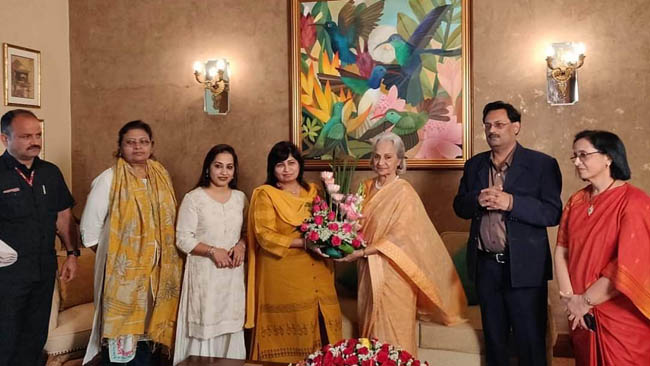 MP: Waheeda Rehman conferred with Kishore Kumar Award