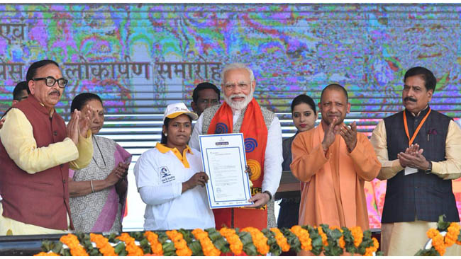 Prime Minister felicitates successful candidates from Skill India’s Rozgar Mela organised in Varanasi