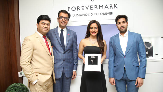 dp-jewellers-launches-forevermark-at-their-store-in-indore