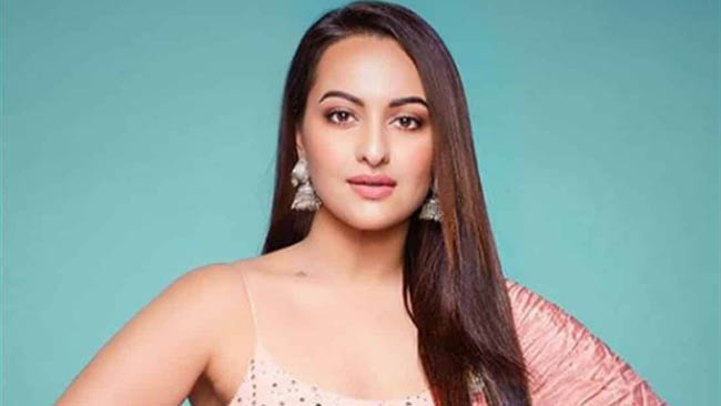 Sonakshi Sinha says she’s never asked a producer for work, doesn’t believe in lobbying for awards