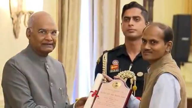 President of India confers 61st Annual Lalit Kala Akademi Awards