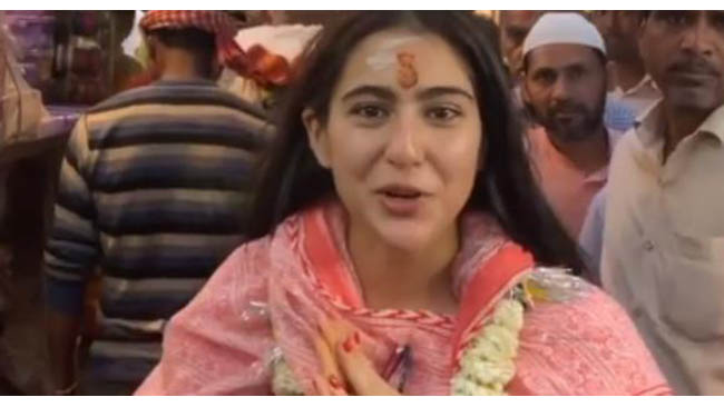 Sara Ali Khan attends packed Ganga Arti in Varanasi, walks in crowded streets amid coronavirus pandemic