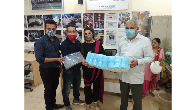 Startup Oro Cabs join hand India against Corona initiative to distributes Ration Sanitizers and 10000 COVID Protection Masks to celebrate Navratri with Old and Abandoned Parents