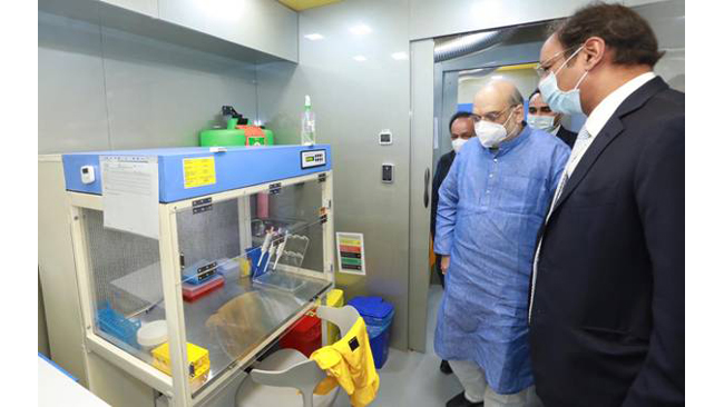 union-home-minister-shri-amit-shah-inaugurated-mobile-covid-19-rt-pcr-lab-jointly-developed-by-spicehealthand-the-indian-council-of-medical-research-icmr