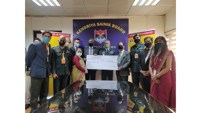 Punjab National Bank contributes inthe Armed Forces Flag Day Fund