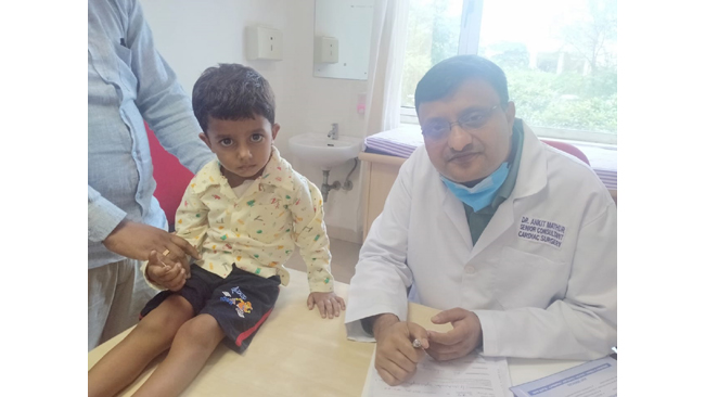 200 किलो के ड्रम गिरने से बच्चे के फटे हार्ट की हुई नारायणा  हॉस्पिटल में सफल सर्जरी