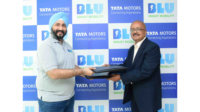 tata-motors-and-blusmart-mobility-partner-to-expand-the-all-electric-fleet-in-delhi-ncr