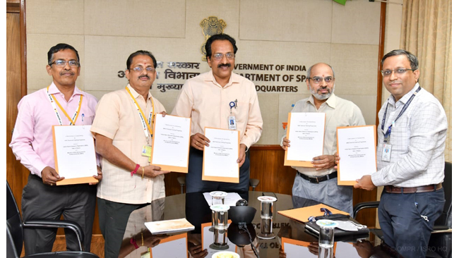 Ministry of Skill Development and Entrepreneurship Signs MoU with ISRO, launches ISRO Technical Training Programme
