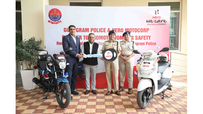 HERO MOTOCORP PRESENTS 50 MOTORCYCLES & 10 SCOOTERS WITH HELMETS TO GURUGRAM POLICE TO ENHANCE THE SAFETY OF WOMEN
