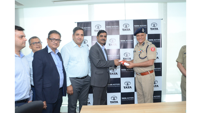 Tata Motors Serves the Nation’s Heroes, Ties Up with Kendriya Police Kalyan Bhandar