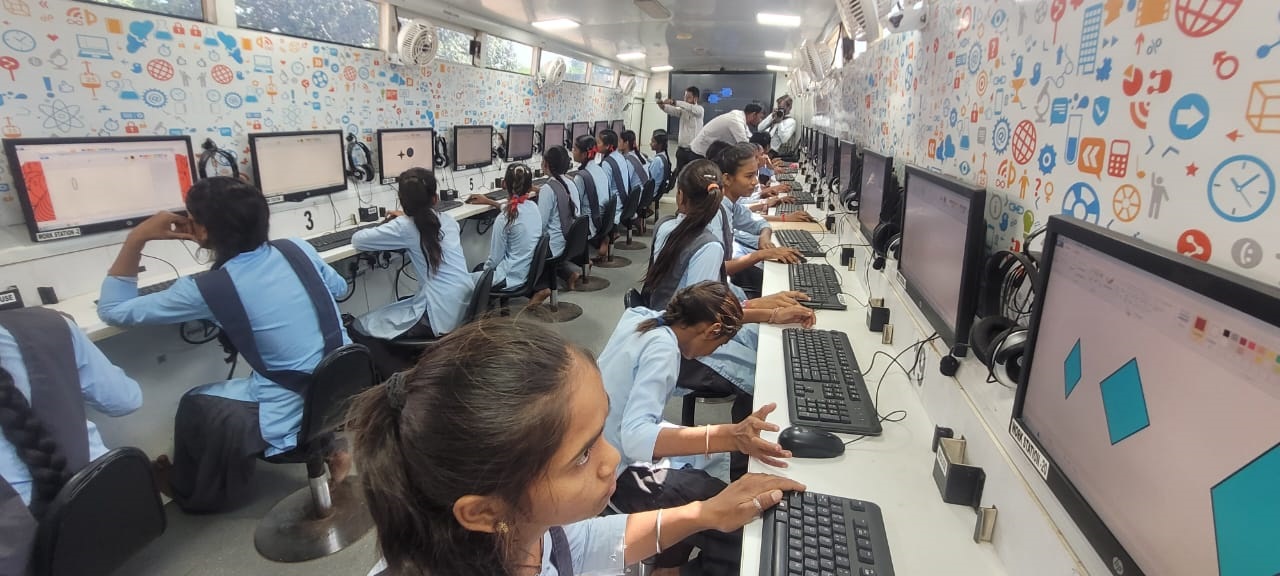 Kaushal Rath in Kota, students become a part of the Skill India Mission