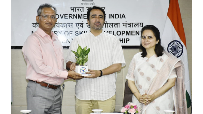 shri-jayant-chaudhary-advocates-blended-learning-at-itis-and-nstis-urges-dgt-to-focus-on-industry-collaboration-through-flexi-mou-partnerships-and-dual-system-of-training