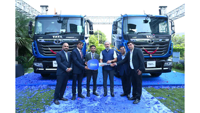 tata-motors-advances-green-mobility-begins-delivery-of-lng-powered-trucks-to-clean-green-fuel-and-logistics-pvt-ltd