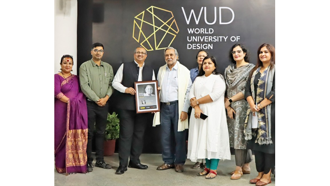 world-university-of-design-honors-prof-lalit-kumar-das-with-the-2024-design-guru-award