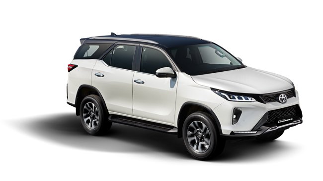 toyota-kirloskar-motor-introduces-legender-4x4-in-all-new-manual-transmission-mt-grade